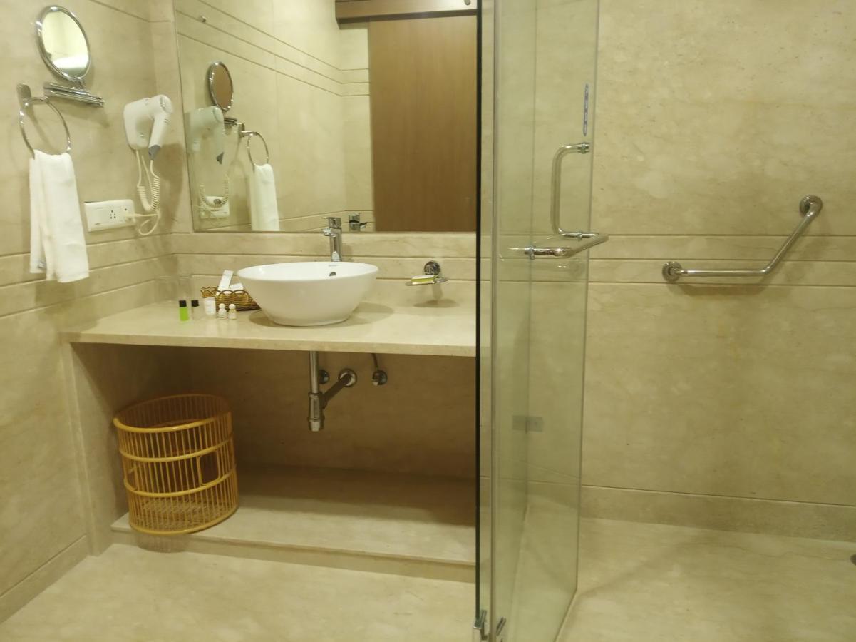 Kiscol Grands Hotel Коимбаторе Екстериор снимка
