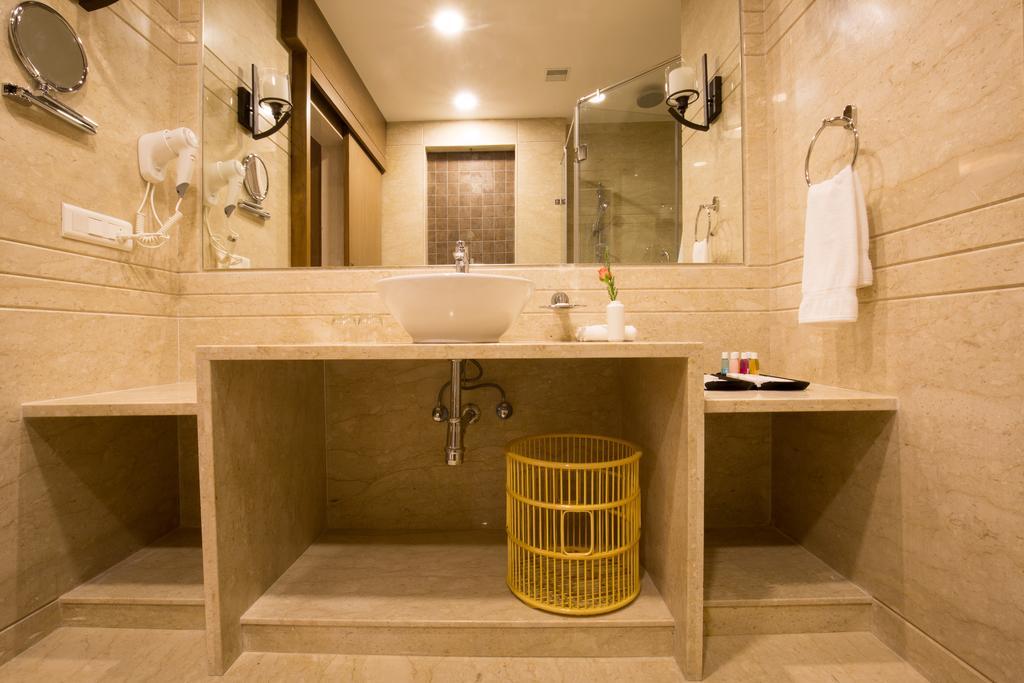 Kiscol Grands Hotel Коимбаторе Екстериор снимка