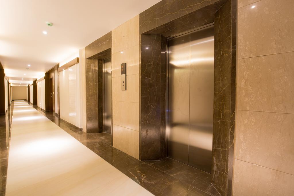 Kiscol Grands Hotel Коимбаторе Екстериор снимка