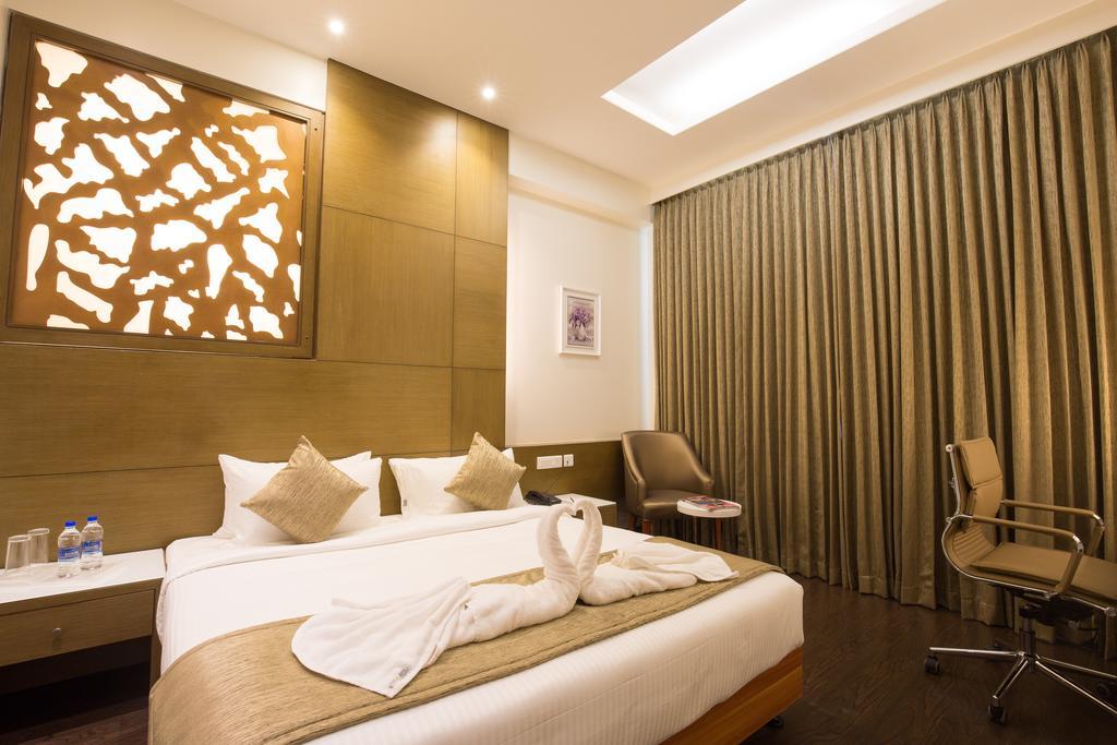 Kiscol Grands Hotel Коимбаторе Екстериор снимка