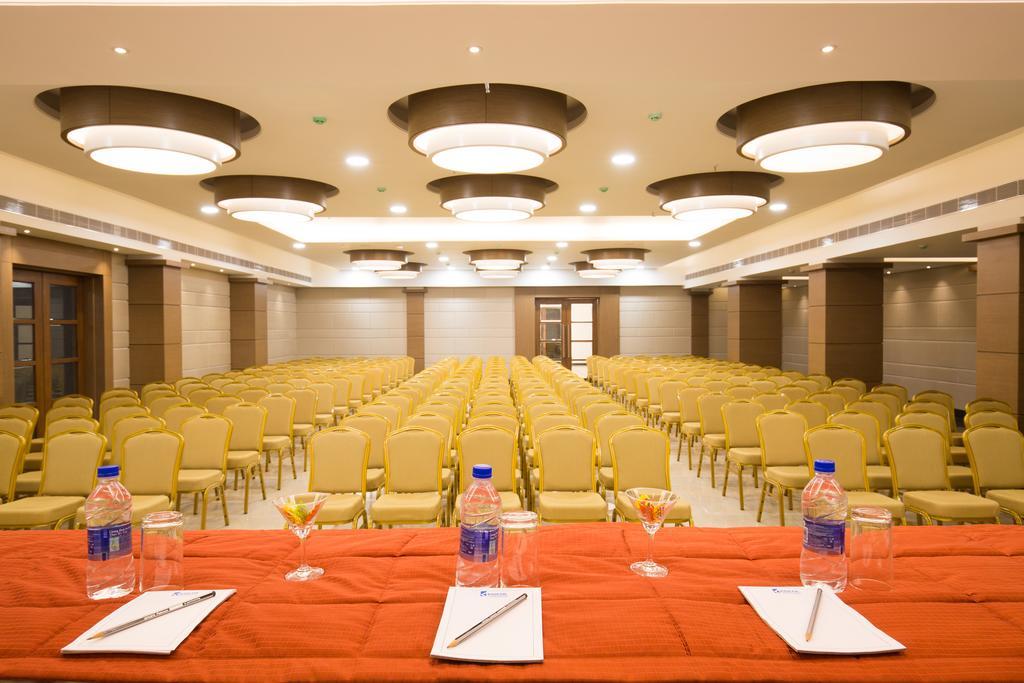 Kiscol Grands Hotel Коимбаторе Екстериор снимка