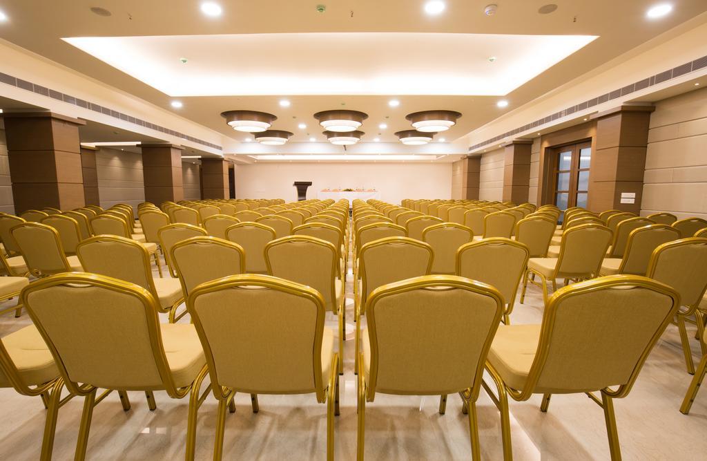 Kiscol Grands Hotel Коимбаторе Екстериор снимка