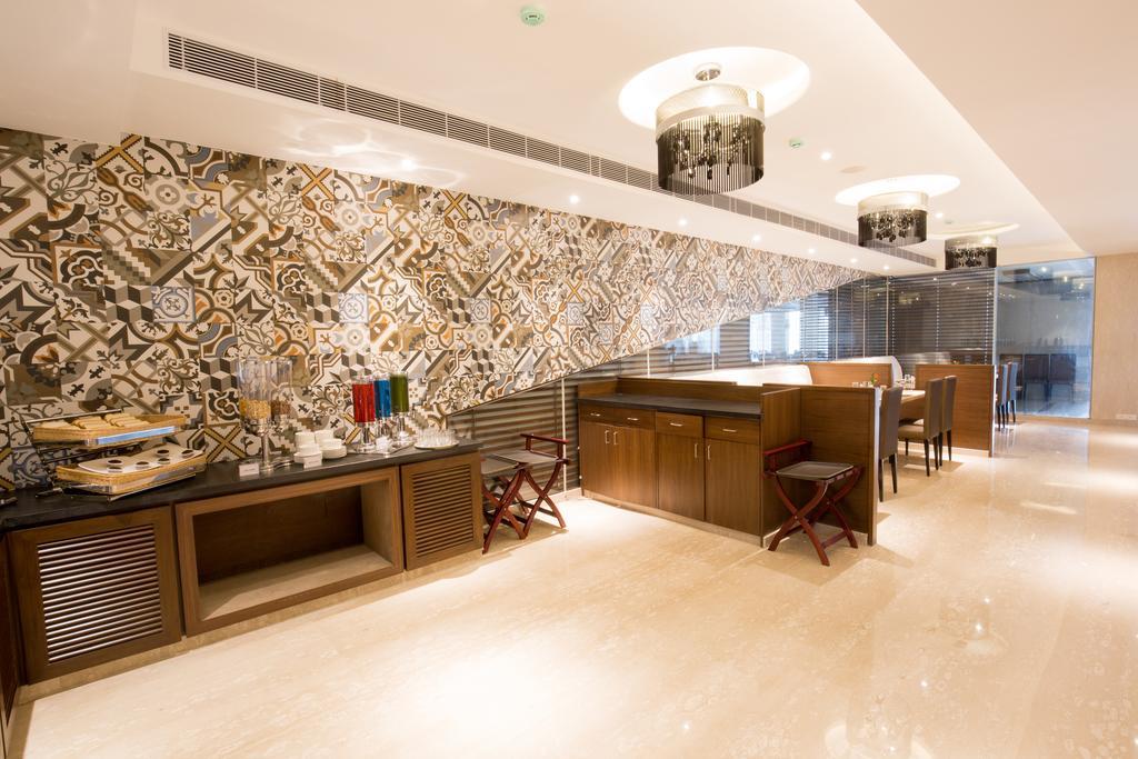 Kiscol Grands Hotel Коимбаторе Екстериор снимка