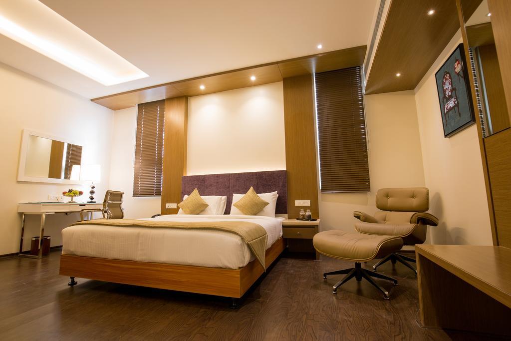 Kiscol Grands Hotel Коимбаторе Екстериор снимка