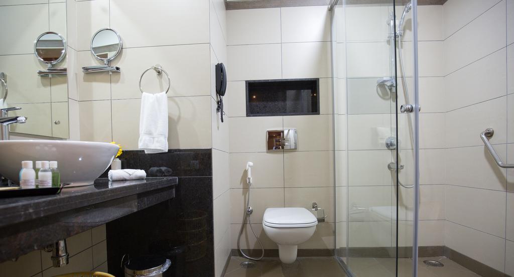 Kiscol Grands Hotel Коимбаторе Екстериор снимка