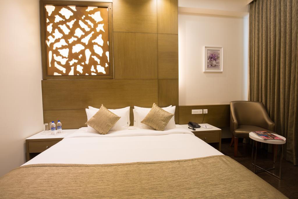 Kiscol Grands Hotel Коимбаторе Екстериор снимка