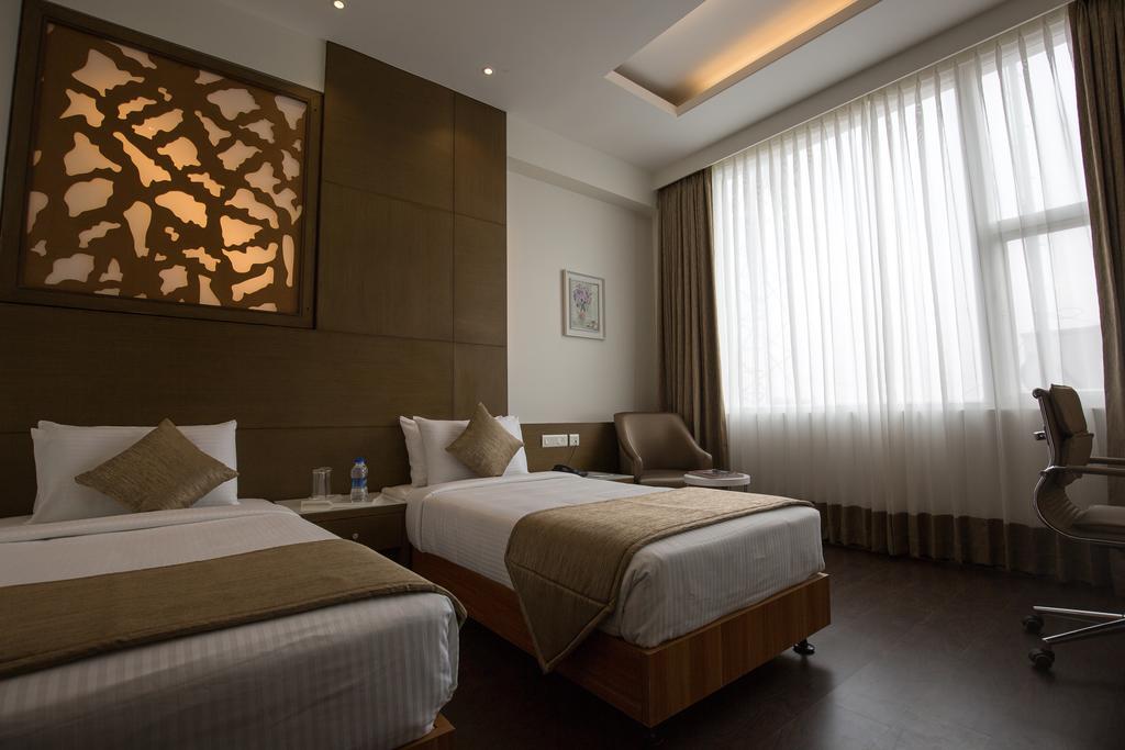 Kiscol Grands Hotel Коимбаторе Екстериор снимка