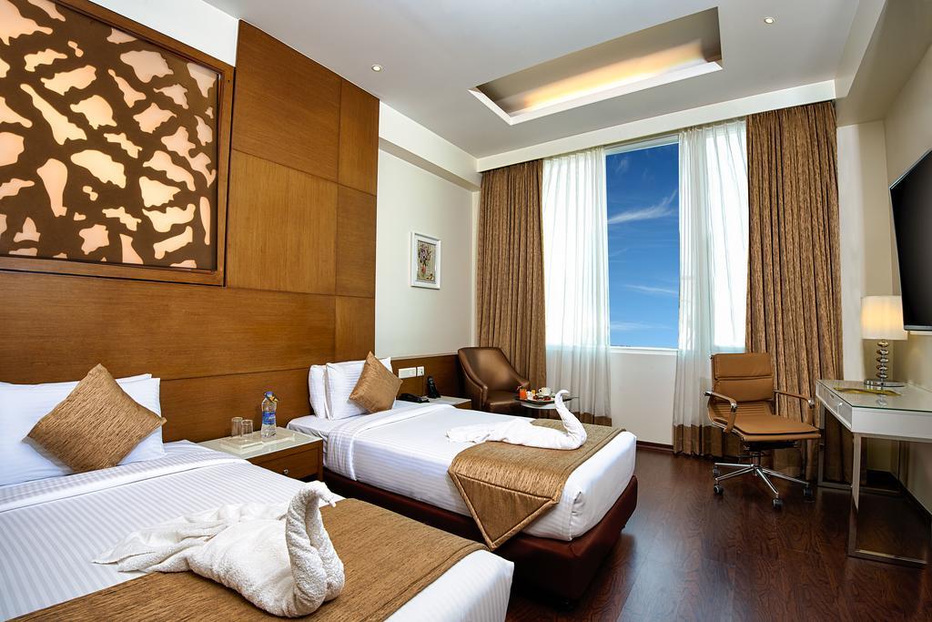 Kiscol Grands Hotel Коимбаторе Екстериор снимка